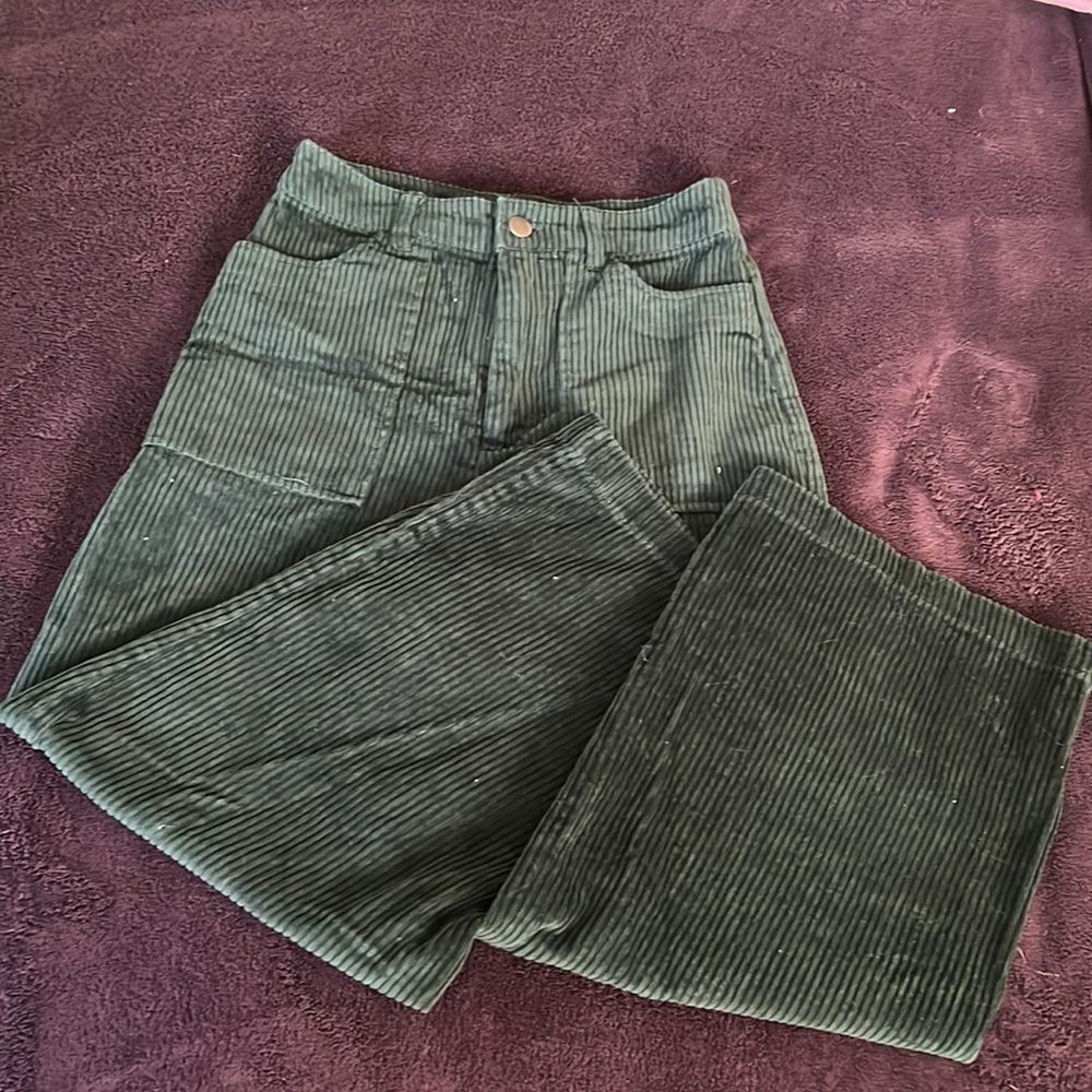 Cropped corduroys